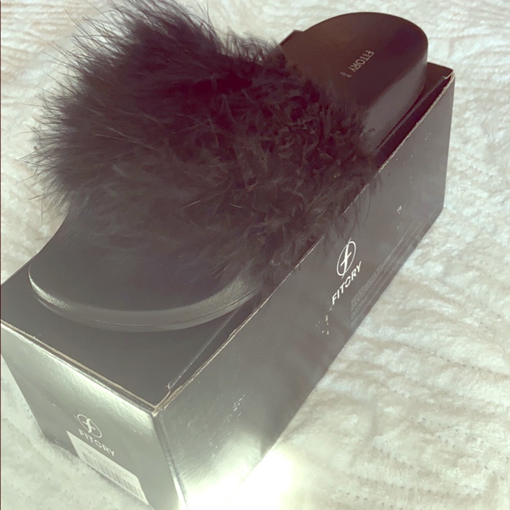 Furry bird feather like slippers